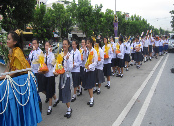 培知公学欢度2015年三宝佛节