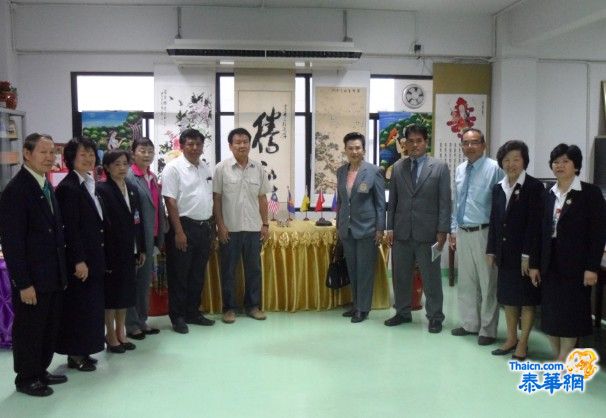 培知公学访问团赴南邦育华学校访问学习曹年裕主席致词祝许雪君主席一行访问圆满成功