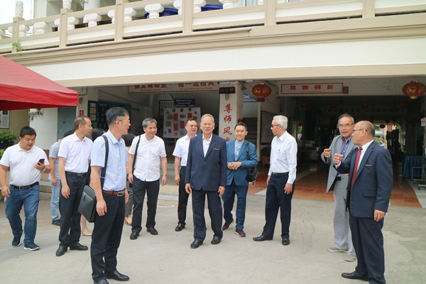 湖南省海外联谊会代表团来我校参观访问